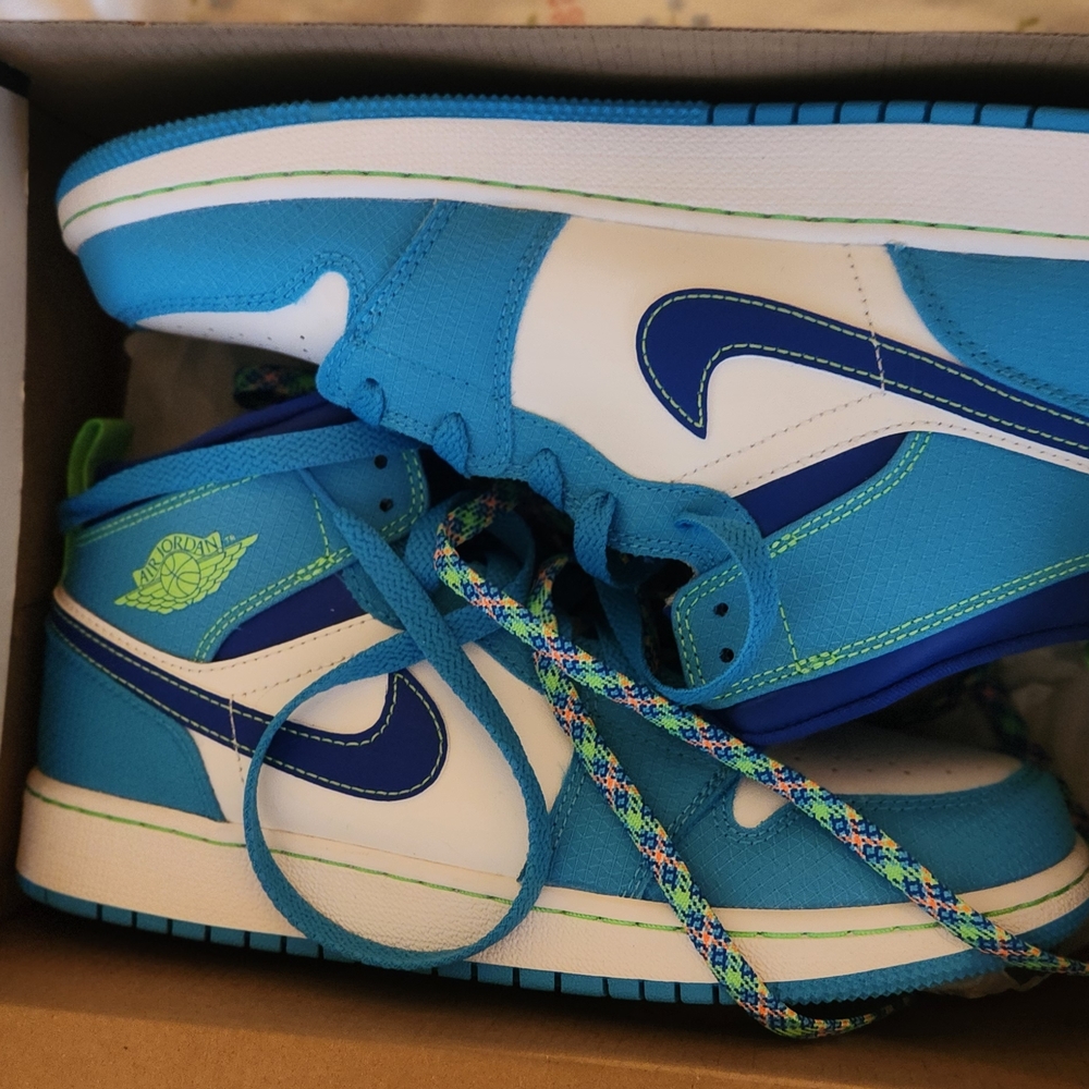 Air Jordan Mid SE (GS) Sneakers